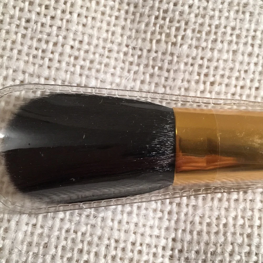 NWOT make-up brush Elizabeth Arden and Fantaisie brand